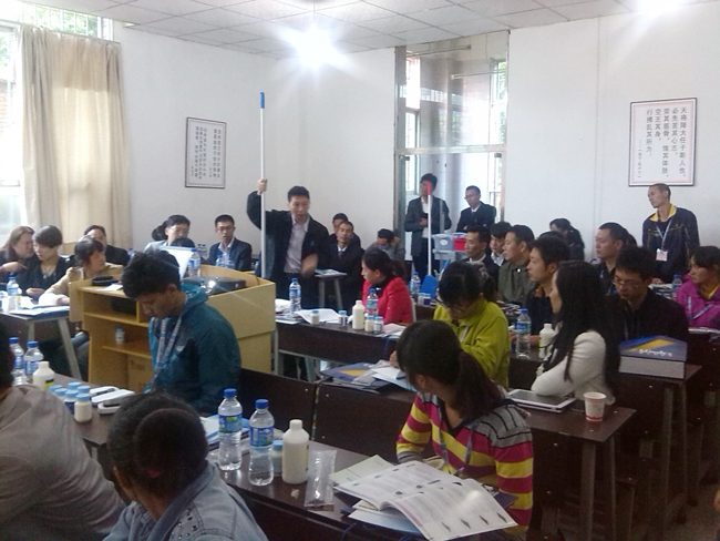 2013年9月,我司產(chǎn)品經(jīng)理赴昆明進(jìn)行CT施達(dá)清潔工具系統(tǒng)課程培訓(xùn)