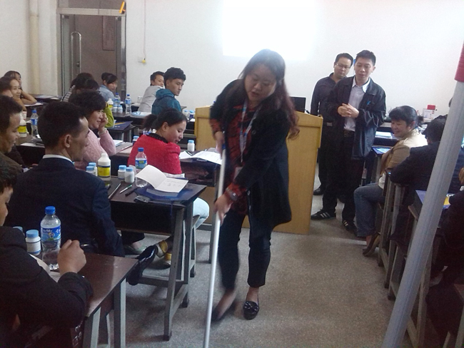 2013年9月,我司產(chǎn)品經(jīng)理赴昆明進(jìn)行CT施達(dá)清潔工具系統(tǒng)課程培訓(xùn)